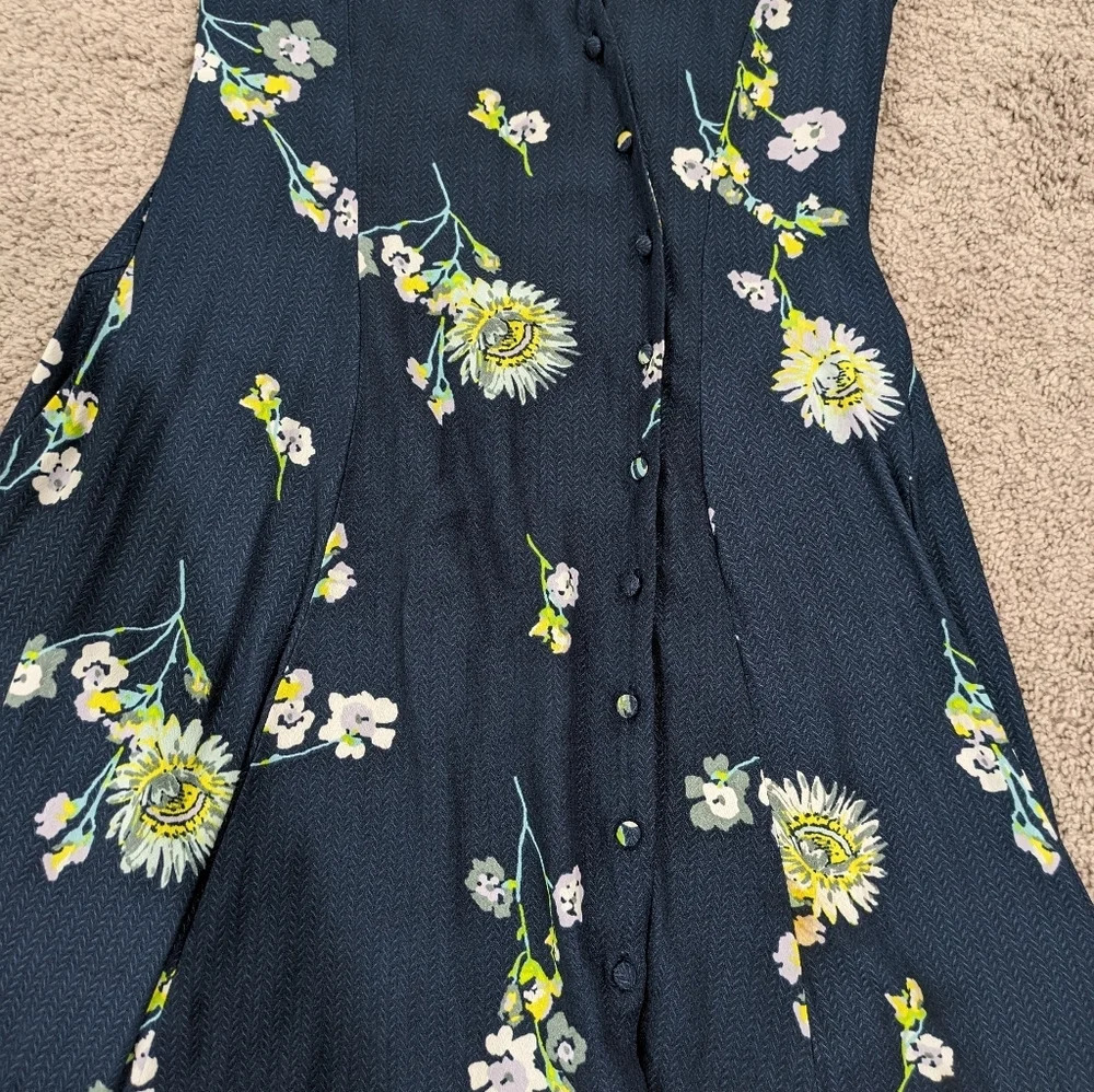 FREE PEOPLE Lost In Love Blue Floral Buttons Midi Dress Navy Blue size XS - Picture 3 of 9